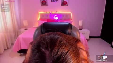 emily_warren__ online show from February 4, 7:39 pm