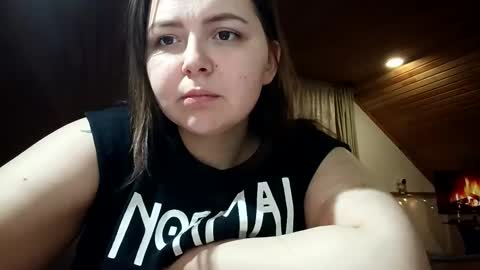 emilyar online show from April 21, 7:10 pm