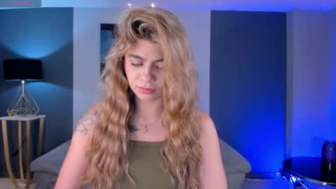 Emily Armstrong online show from January 12, 8:03 pm