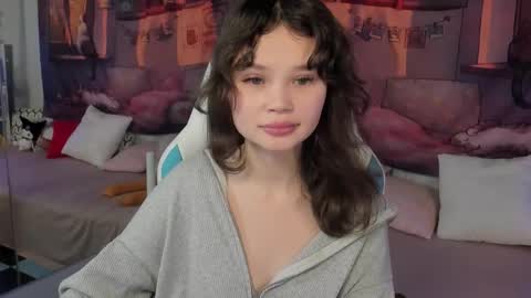 Emilyhaves online show from November 14, 6:30 pm