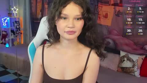 Emilyhaves online show from December 3, 6:05 am