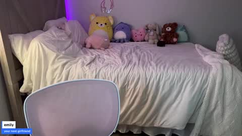 emilyfawn online show from September 15, 4:32 am