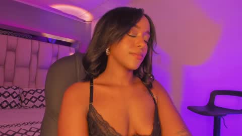 Emily  online show from December 17, 7:48 pm