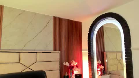 Emily Hendrix online show from February 23, 2:16 pm