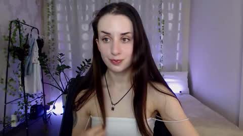 Emyli online show from September 18, 5:00 pm