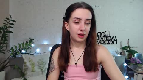 Emyli online show from February 5, 9:07 pm