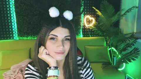 Emily online show from December 21, 1:58 am