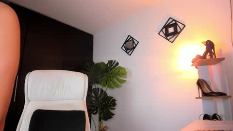 Emily Vega  online show from February 24, 6:58 am