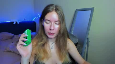 Emily online show from November 18, 8:04 am