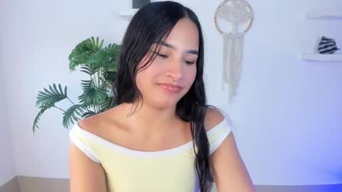 emilyy_kim online show from December 13, 7:53 pm