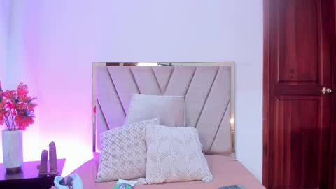 Emilyy Watson online show from February 11, 11:53 am