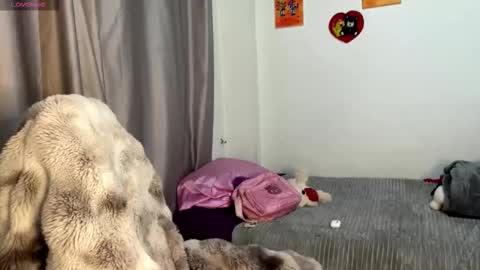 Emma Is here online show from November 3, 10:58 pm