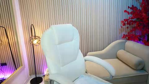 emma__walkerr_ online show from September 30, 7:41 pm