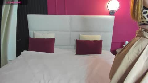 emma_adorablle online show from December 1, 2:15 am