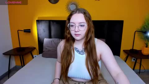 emma_adorablle online show from February 2, 1:23 am