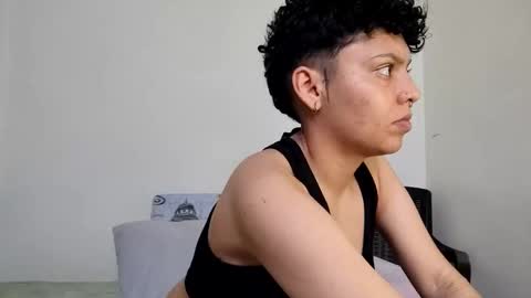 emma_and_thom online show from March 13, 5:31 am