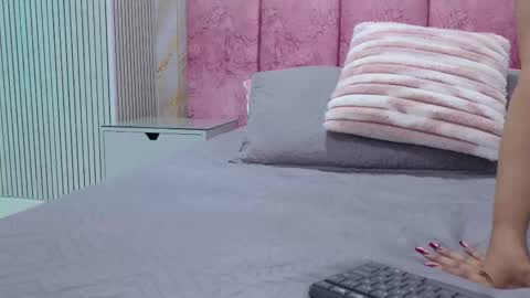 Emma online show from March 4, 3:02 am