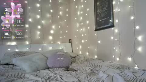 emma_just online show from March 21, 9:36 am