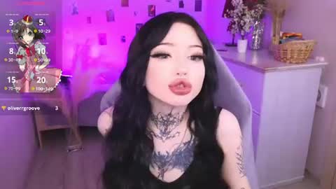 emma_kirks online show from June 24, 1:10 pm