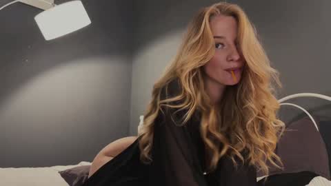 Emma Voss online show from February 6, 4:14 pm