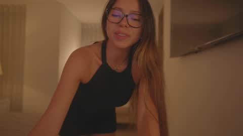 Snapshot of emma_lu1 chatting on February 22, 10:15 pm emma_lu1 online show from February 22, 10:15 pm