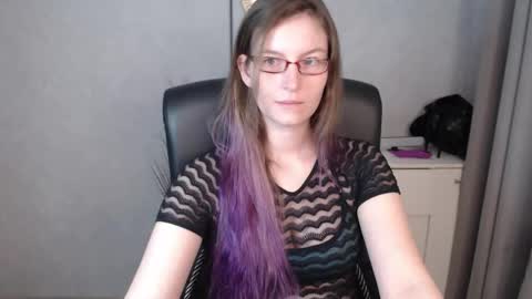 Snapshot of emma_lust94 chatting on October 23, 6:52 am emma online show from October 23, 6:52 am