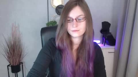 emma online show from November 19, 6:46 am