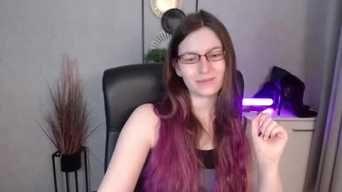 emma online show from December 23, 6:28 am