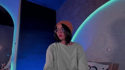     online show from February 1, 10:05 am