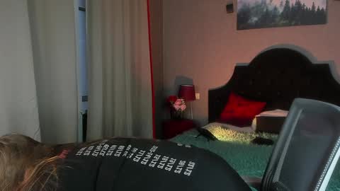 Snapshot of emma_razoom chatting on January 23, 7:22 am Emma Razumovskaya online show from January 23, 7:22 am