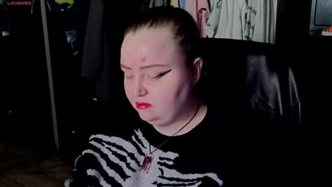 Snapshot of emma_razoom chatting on October 31, 9:52 pm Emma Razumovskaya online show from October 31, 9:52 pm