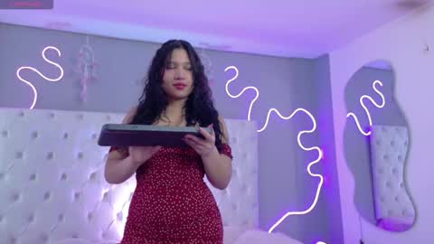 emma_visconti online show from November 25, 12:40 pm