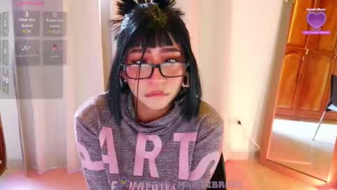 Emma web online show from March 20, 4:34 pm