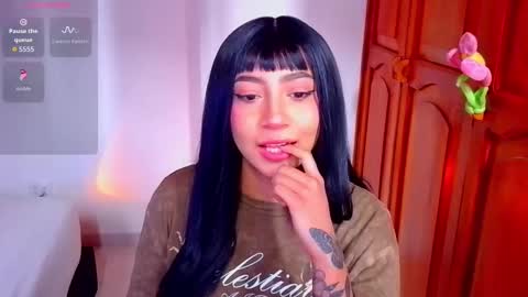 Emma web online show from November 13, 5:12 pm