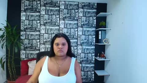 EmmaBennett  online show from April 22, 1:41 pm