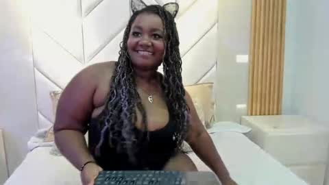 Snapshot of emmabrantt_ chatting on October 31, 4:36 am EmmaBrantt  online show from October 31, 4:36 am