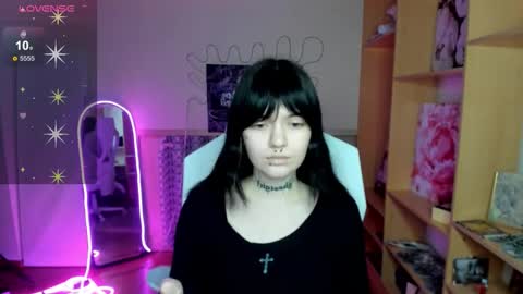 Emma online show from February 22, 1:23 pm