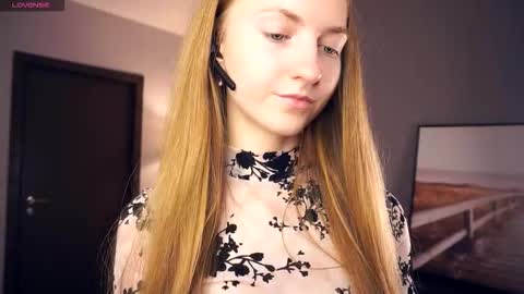 Snapshot of emmalaflame chatting on October 21, 8:46 pm Emma day  Wendy night online show from October 21, 8:46 pm