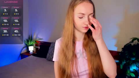 Snapshot of emmalaflame chatting on December 16, 8:16 pm Emma day  Wendy night online show from December 16, 8:16 pm