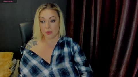 Snapshot of emmamaturre chatting on February 13, 12:02 am Emma online show from February 13, 12:02 am