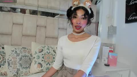 Emma online show from December 17, 2:49 am