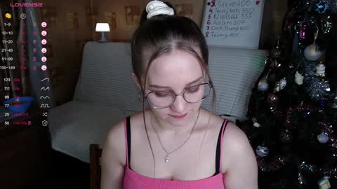 Mia online show from December 20, 1:54 pm