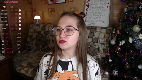 Mia online show from December 13, 1:44 pm