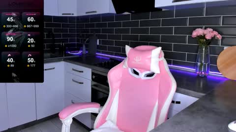 Emma online show from September 25, 9:34 pm