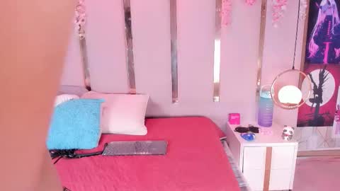 emmawilliams_2 online show from February 6, 5:11 am