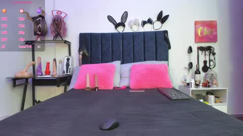          online show from February 6, 11:53 am