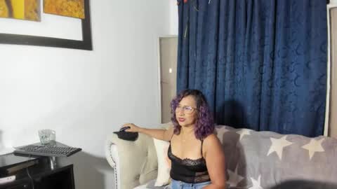 Emmily online show from November 21, 6:37 am