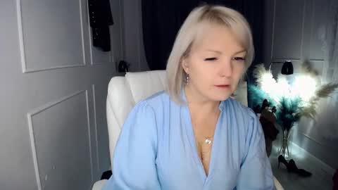 emmmam online show from December 18, 11:26 am