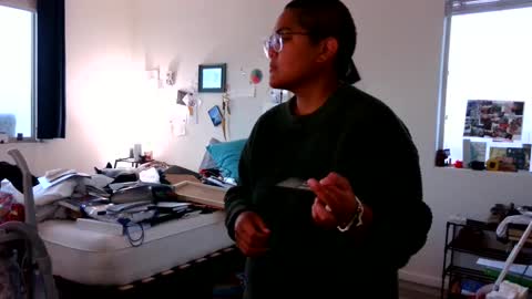 eM online show from February 18, 2:06 pm