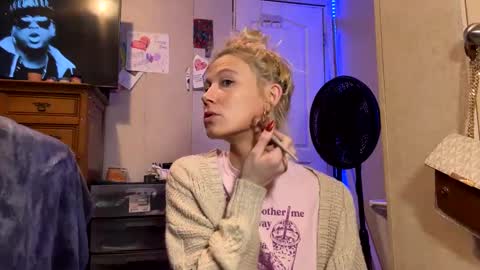 emmwarr1514 online show from March 11, 12:39 pm